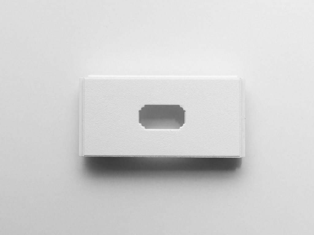 kehys USB(52) valkoinen kaapelille D1081
